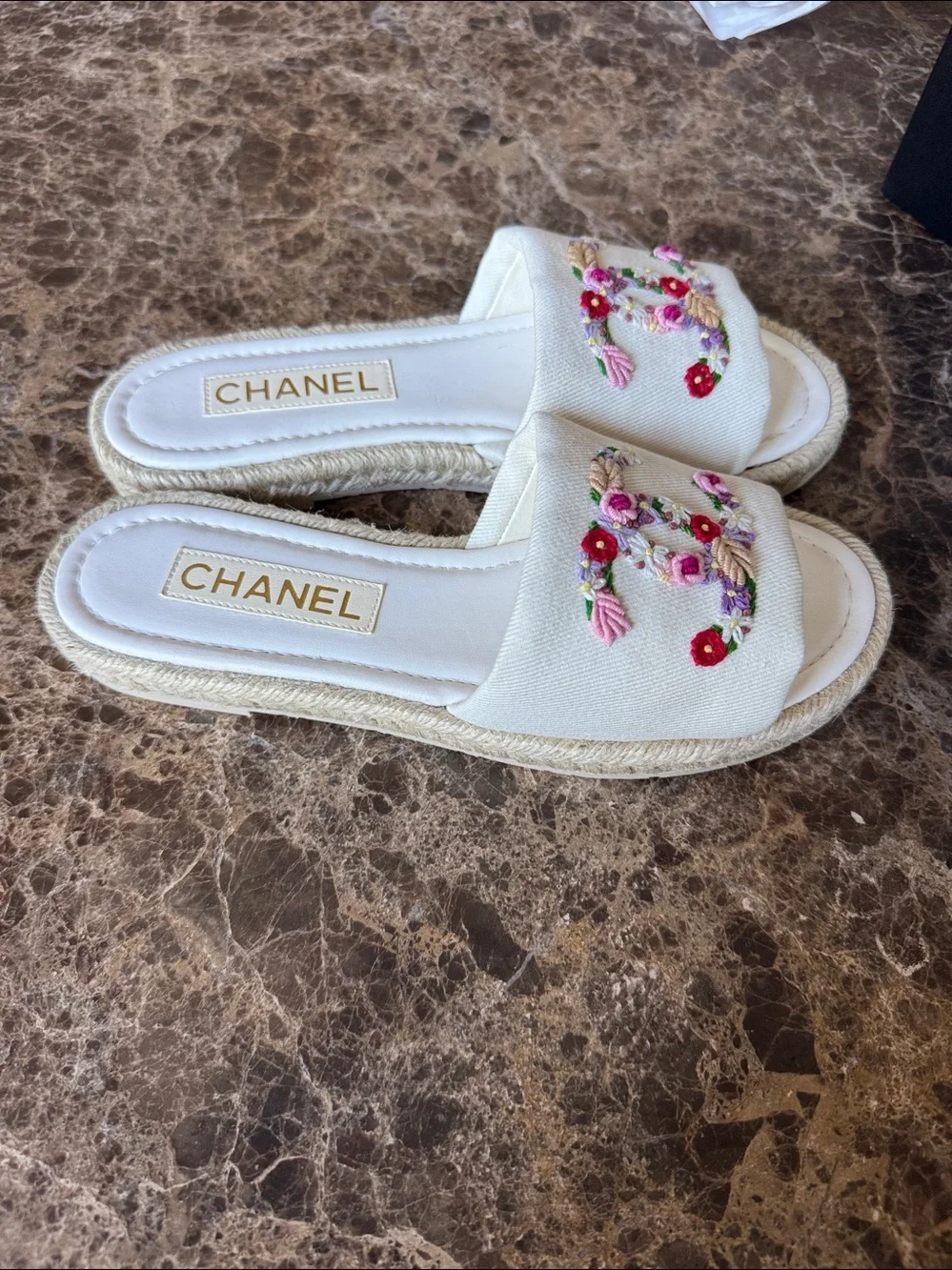 Chanel ecru floral espadrilles slides sandals flats ivory sz 39